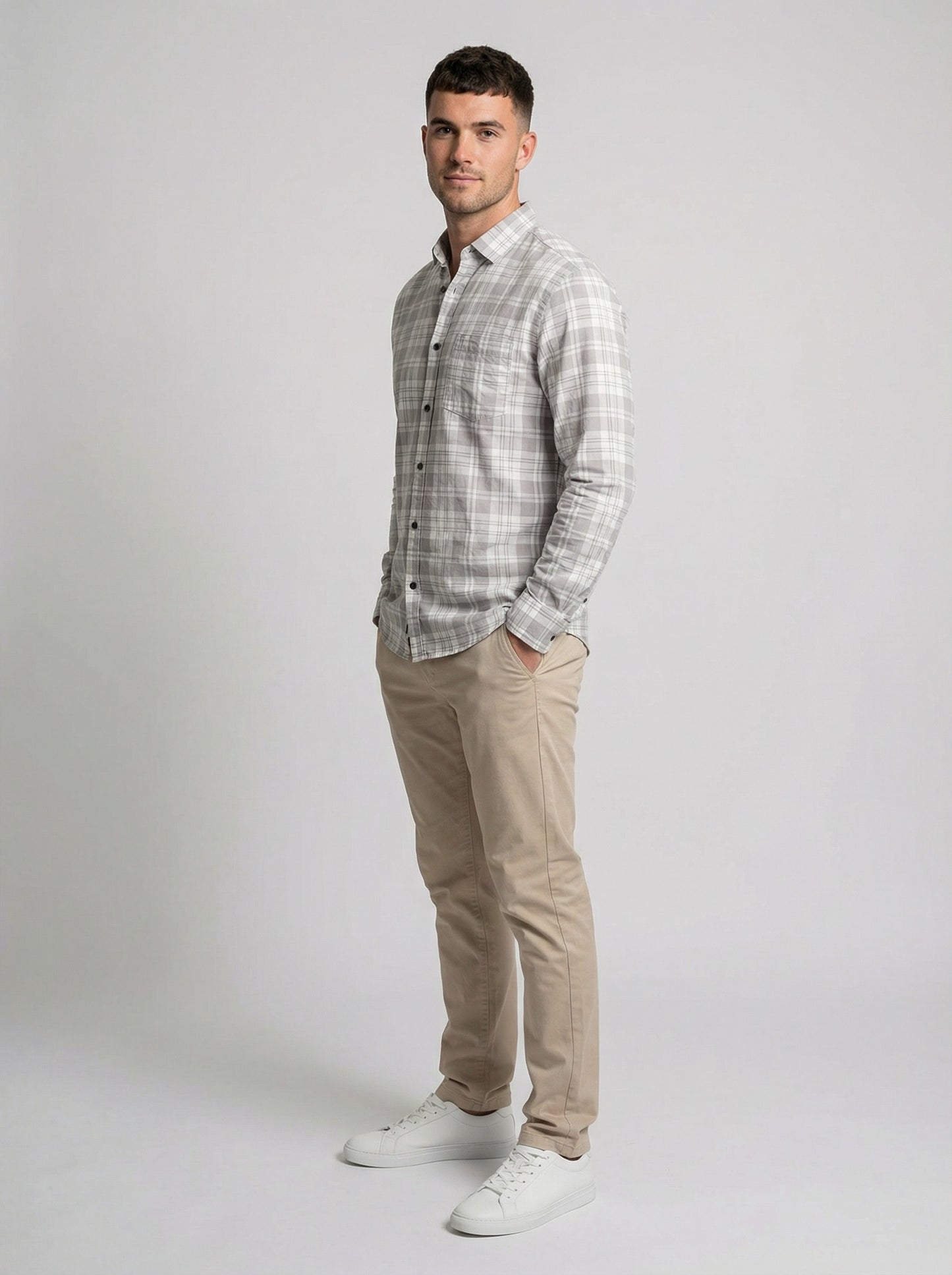 The Showfine Men's Grey and White Plaid Long-Sleeve Button-Down Shirt