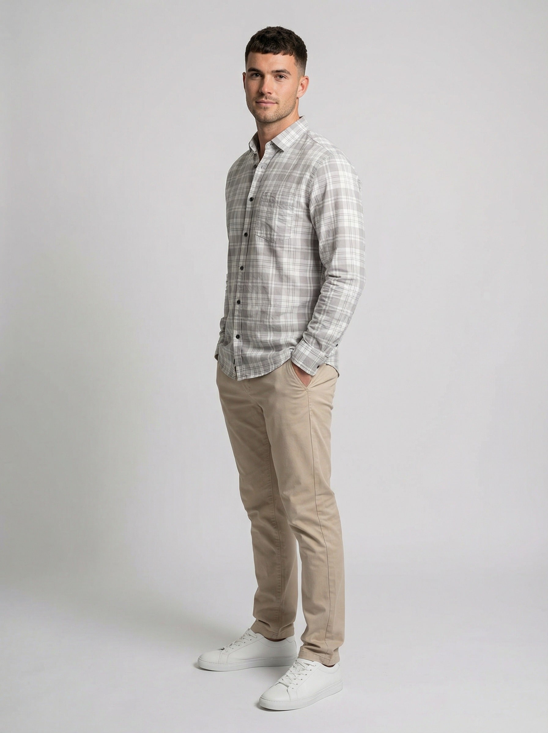 The Showfine Men's Grey and White Plaid Long-Sleeve Button-Down Shirt