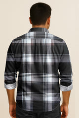 Classic Flannel Style Shirt – Long Sleeve Button Down in Checkered Plaid Pattern