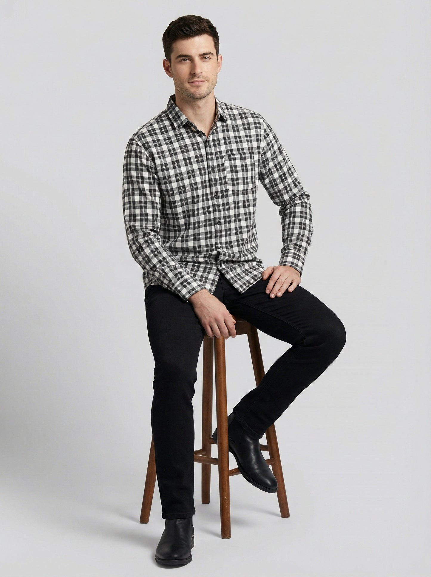 Men's Black and White Gingham Plaid Long Sleeve Button-Down Shirt