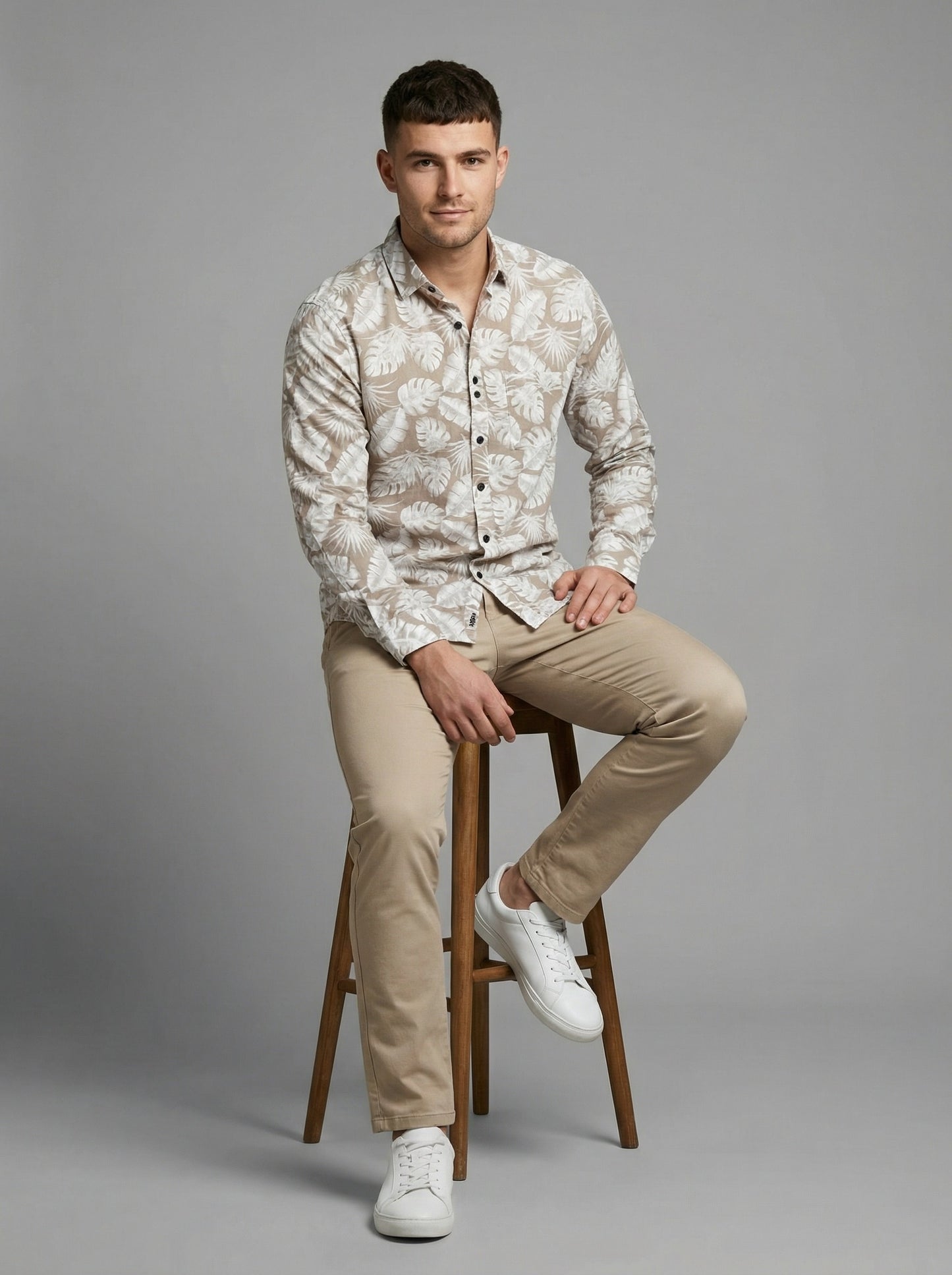 Men's Beige Tropical Leaf Print Long Sleeve Button-Down Shirt
