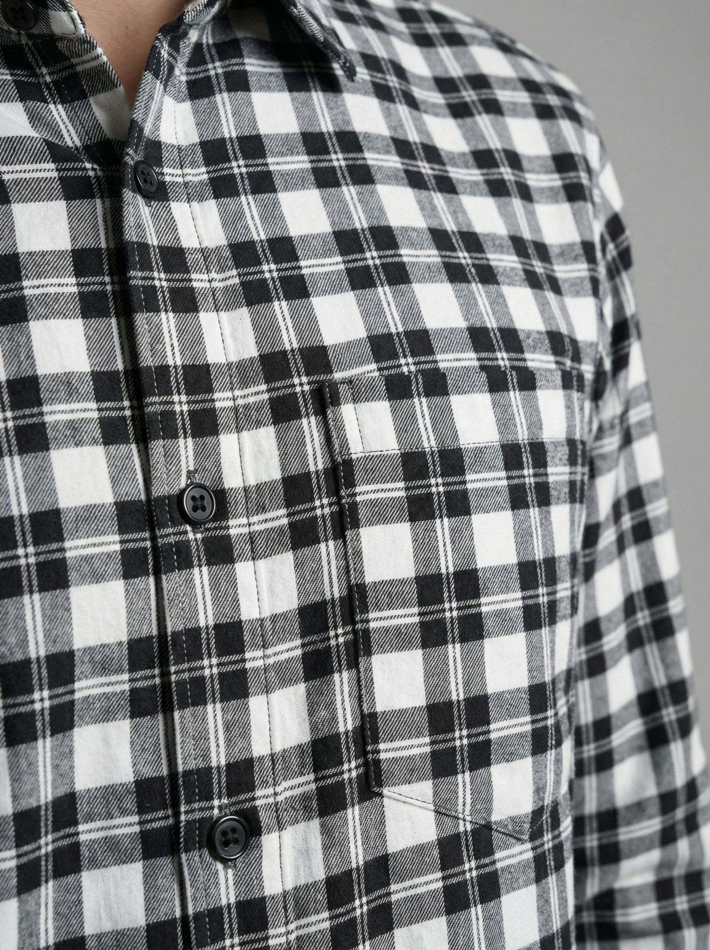 Men's Black and White Gingham Plaid Long Sleeve Button-Down Shirt