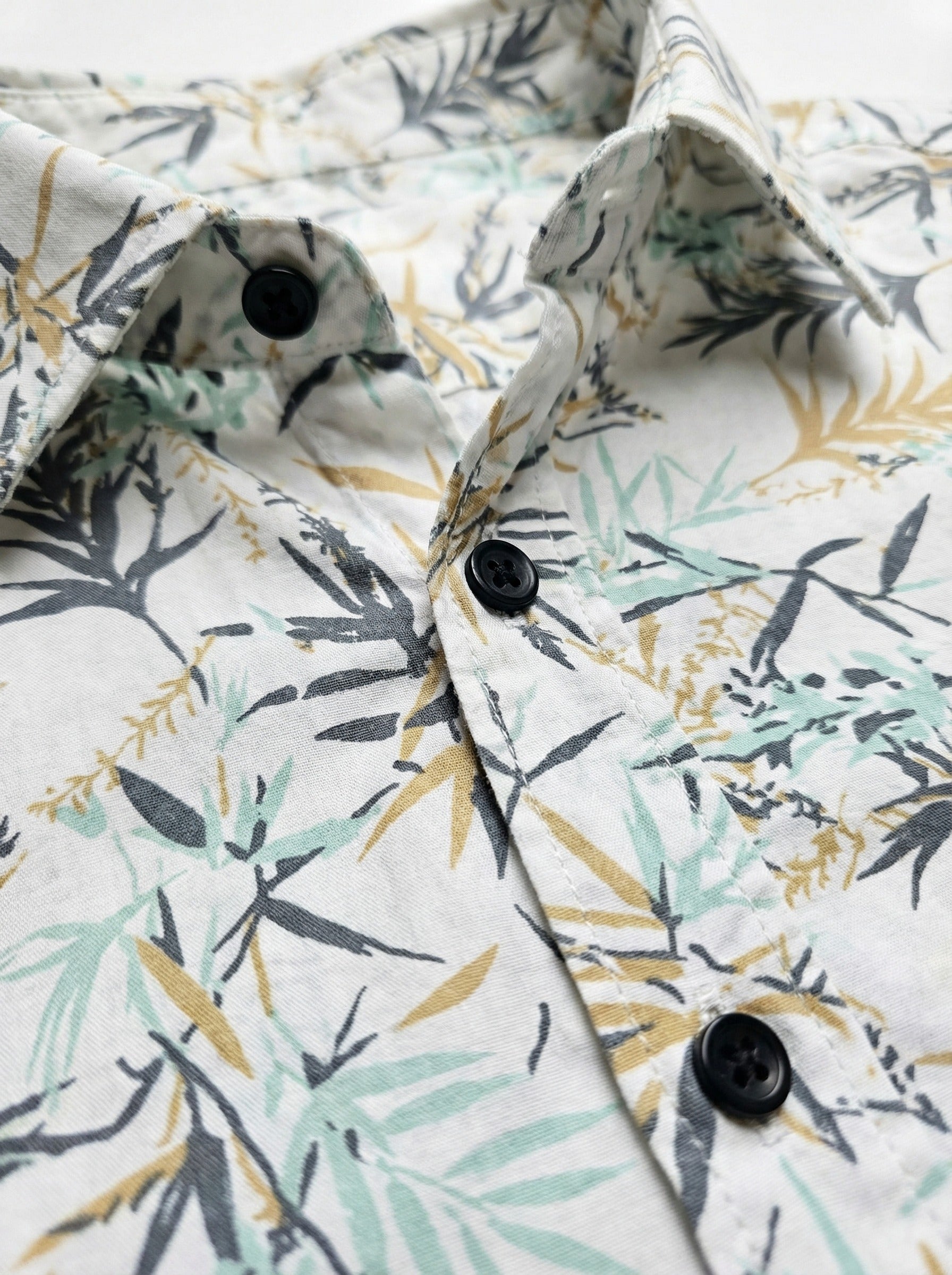 Men's Tropical Bamboo Leaf Print Button-Down Shirt - White & Tan Long Sleeve Casual Summer Shirt
