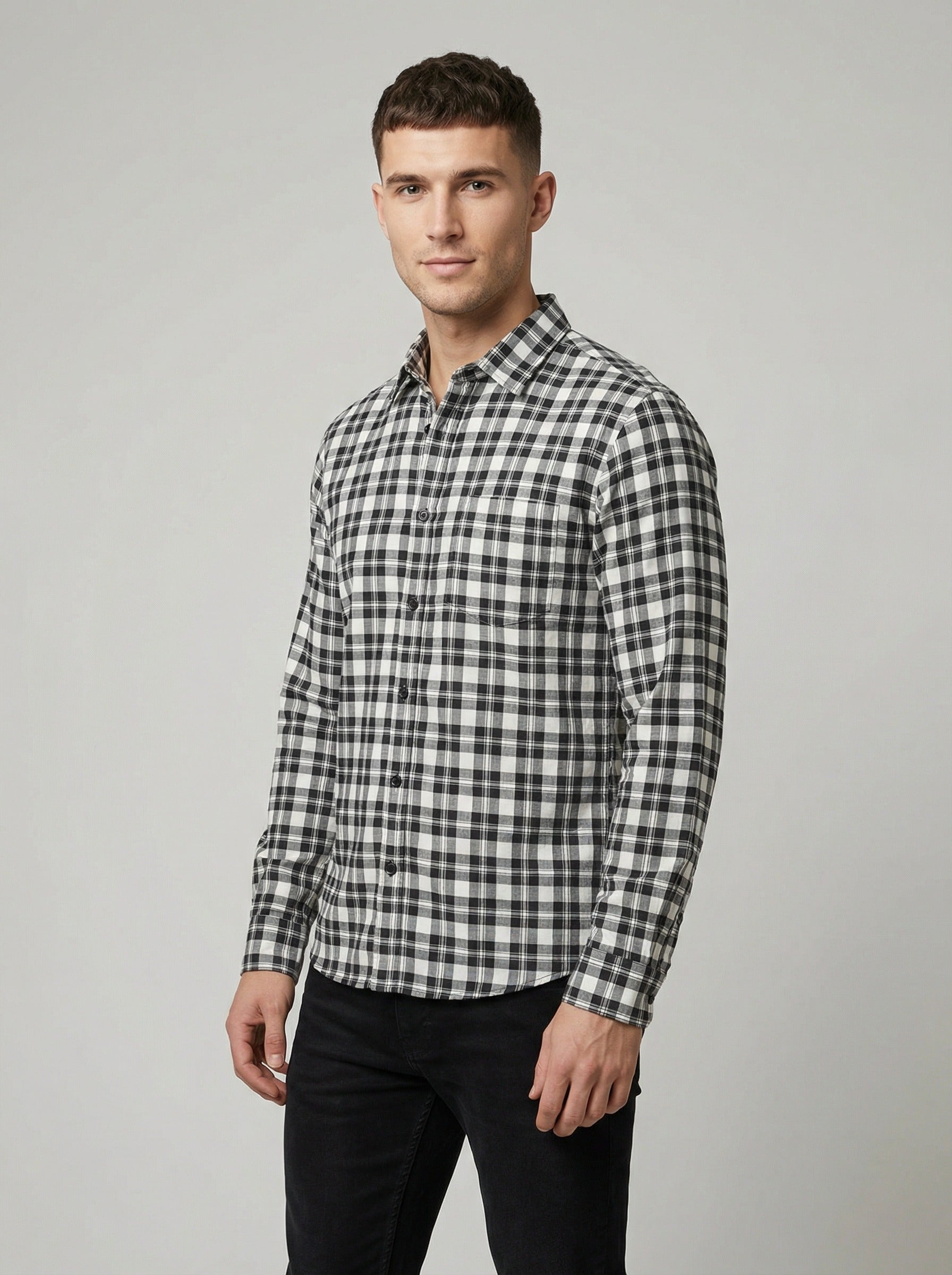 Men's Black and White Gingham Plaid Long Sleeve Button-Down Shirt