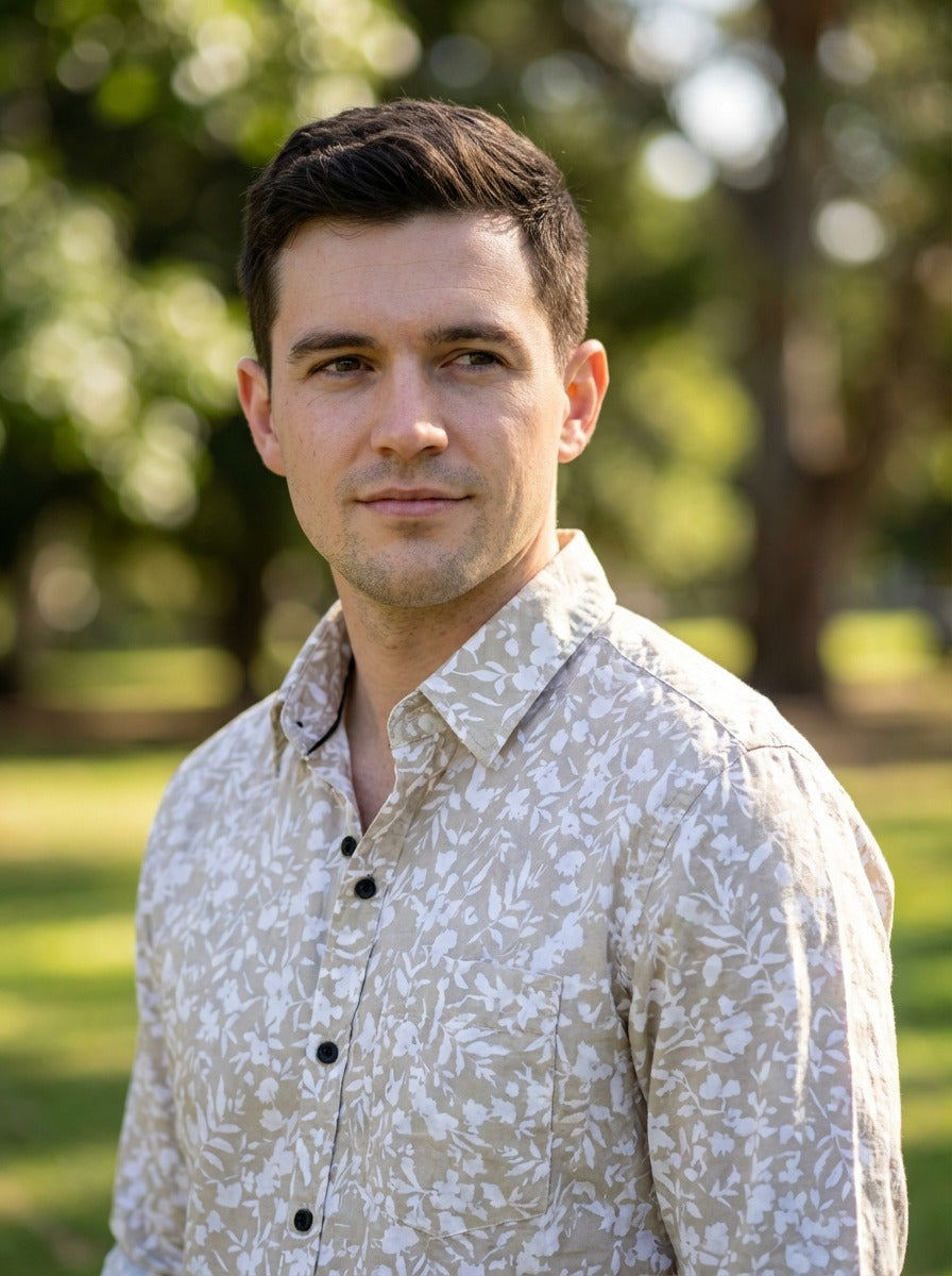 Men's Slim-Fit Linen-Blend Botanical Floral Shirt in Sand